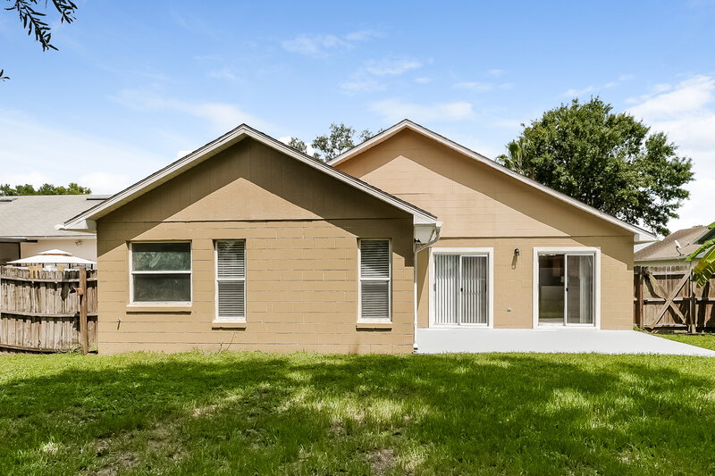 2,320/Mo, 2120 Cuxham Ct Orlando, FL 32837 Rear View