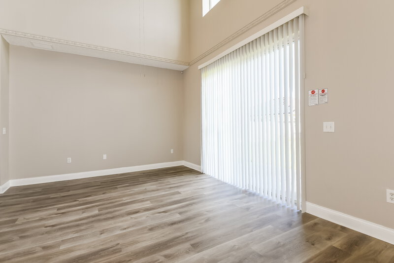 2,600/Mo, 225 Beckenham Dr Kissimmee, FL 34758 Family Room View 2