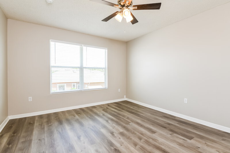 2,600/Mo, 225 Beckenham Dr Kissimmee, FL 34758 Main Bedroom View 2