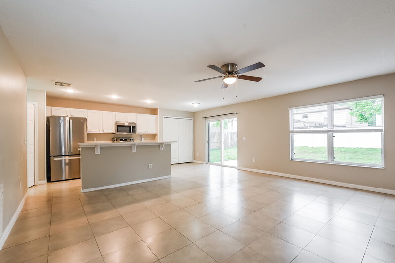 2,440/Mo, 13210 Moss Hollow Ct Orlando, FL 32828 Living Room View