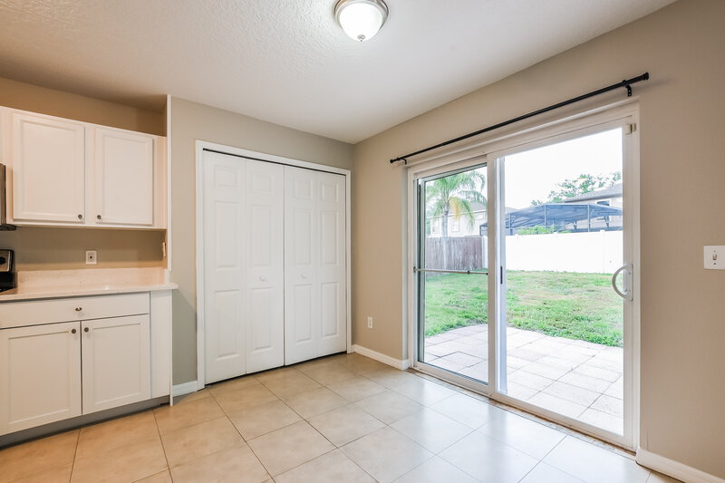 2,440/Mo, 13210 Moss Hollow Ct Orlando, FL 32828 Kitchen View 2