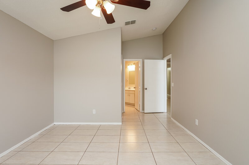 2,275/Mo, 13318 Greenpointe Dr Orlando, FL 32824 Main Bedroom View