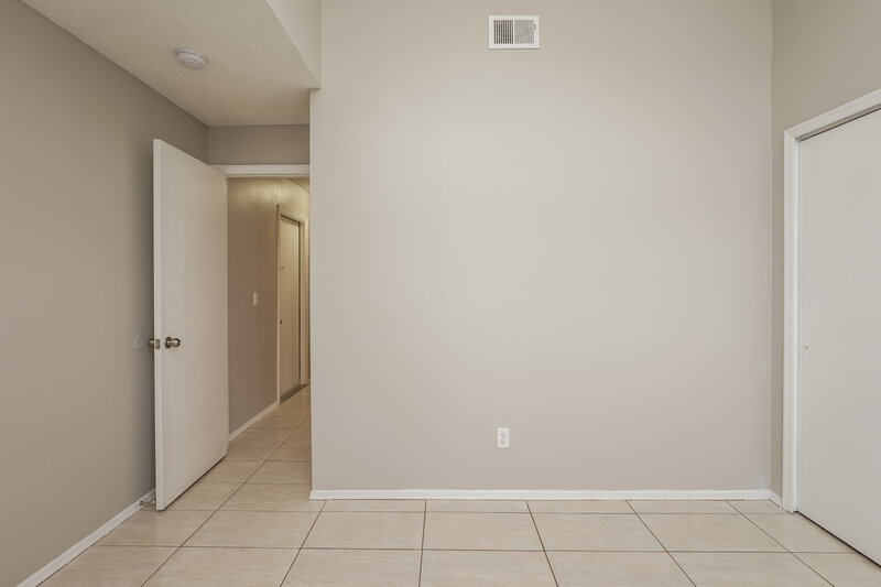 2,275/Mo, 13318 Greenpointe Dr Orlando, FL 32824 Bedroom View 2