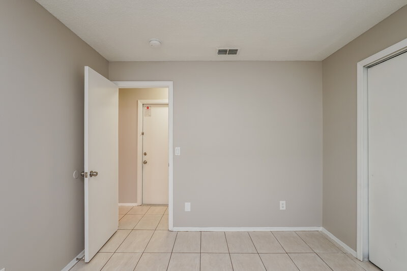 2,275/Mo, 13318 Greenpointe Dr Orlando, FL 32824 Bedroom View 3