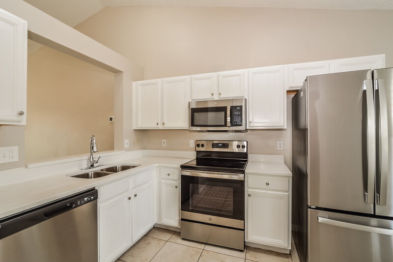 2,445/Mo, 3229 New Mexico Ct Orlando, FL 32826 Kitchen View