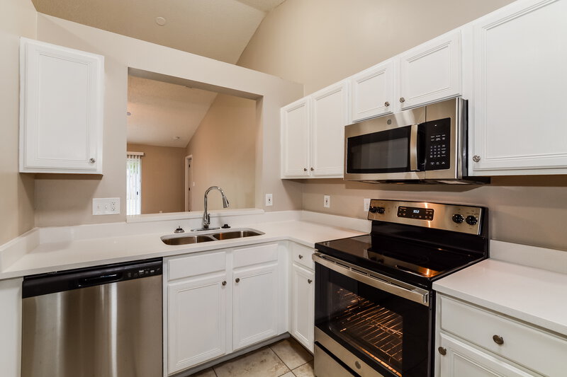 3,570/Mo, 3229 New Mexico Ct Orlando, FL 32826 Kitchen View