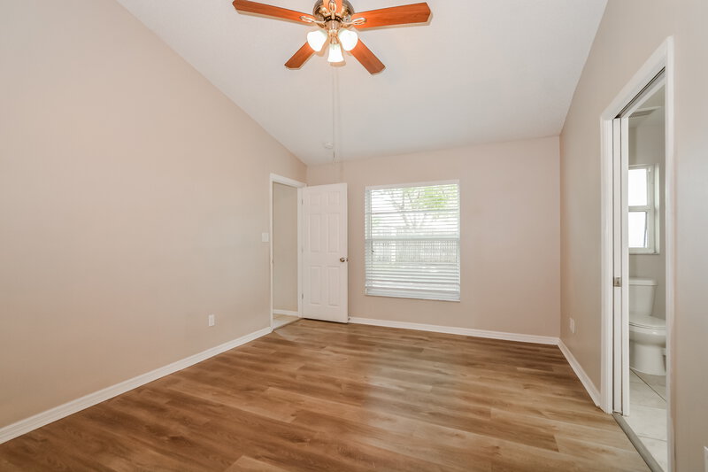 2,445/Mo, 3229 New Mexico Ct Orlando, FL 32826 Main Bedroom View 2