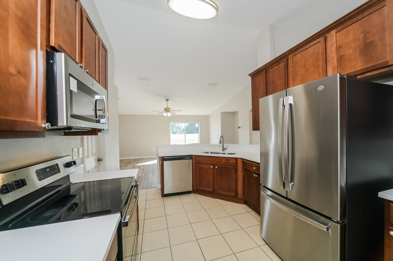 1,860/Mo, 828 Cabaret Ct Kissimmee, FL 34759 Kitchen View