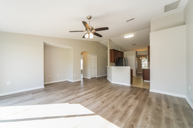 1,860/Mo, 828 Cabaret Ct Kissimmee, FL 34759 Family Room View 2
