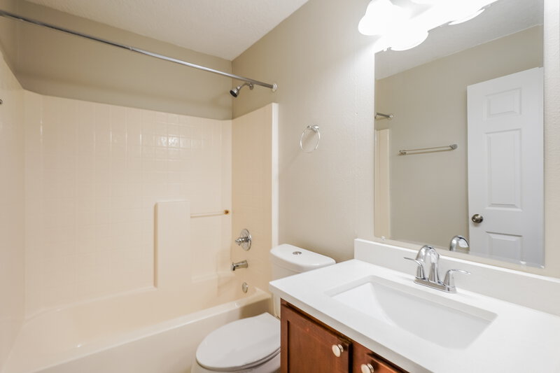 1,980/Mo, 828 Cabaret Ct Kissimmee, FL 34759 Bathroom View
