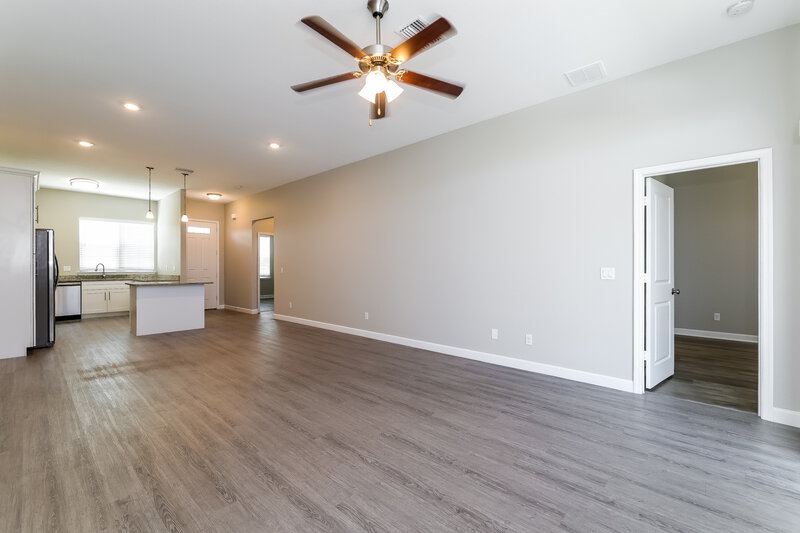 1,660/Mo, 105 Big Black Dr Poinciana, FL 34759 Living Room View