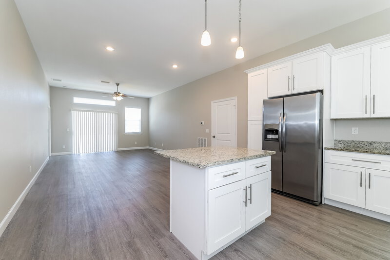 1,660/Mo, 105 Big Black Dr Poinciana, FL 34759 Kitchen View