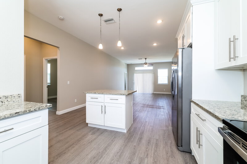 1,660/Mo, 105 Big Black Dr Poinciana, FL 34759 Kitchen View 2