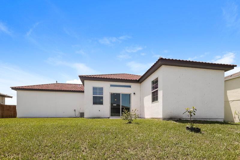 1,660/Mo, 105 Big Black Dr Poinciana, FL 34759 Rear View