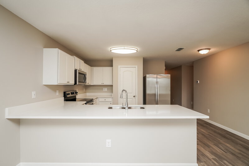 1,620/Mo, 333 Elderberry Ct Kissimmee, FL 34759 Kitchen View 2