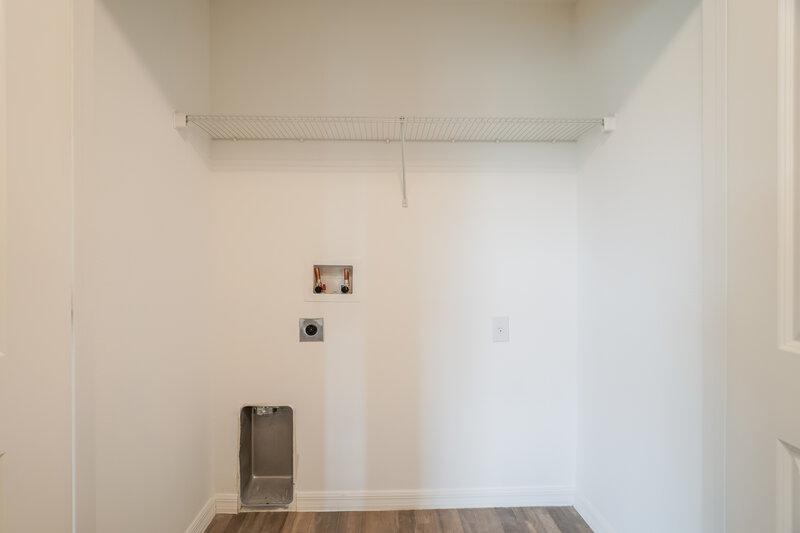 1,620/Mo, 333 Elderberry Ct Kissimmee, FL 34759 Laundry Room View