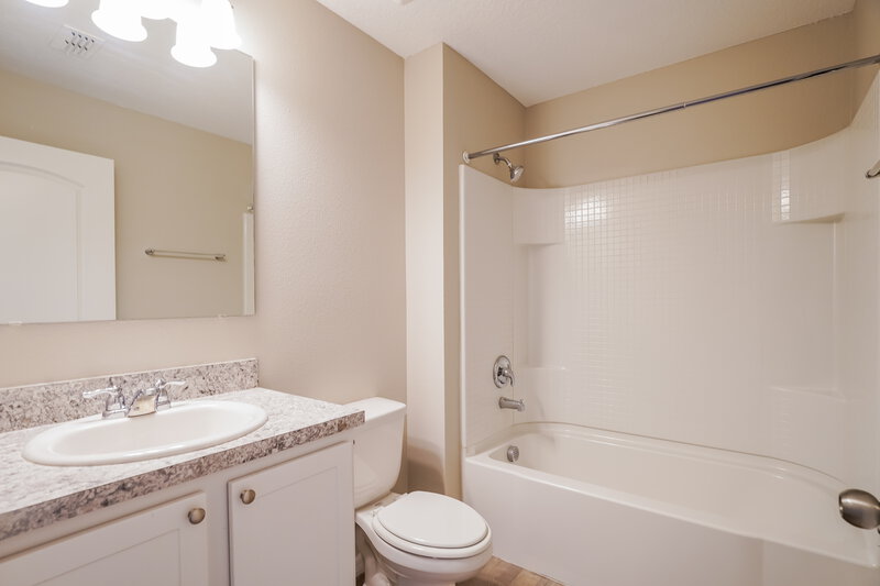 1,620/Mo, 333 Elderberry Ct Kissimmee, FL 34759 Bathroom View