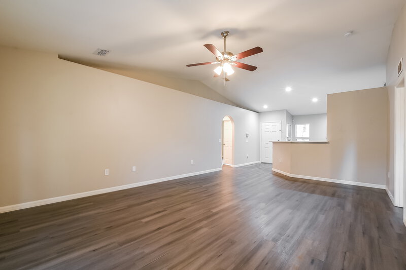 1,890/Mo, 1044 Remington Ave Eustis, FL 32726 Living Room View