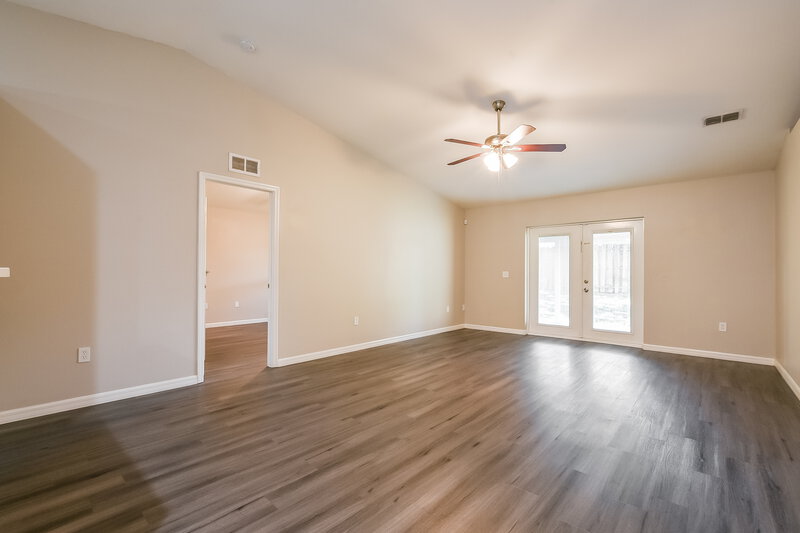 1,890/Mo, 1044 Remington Ave Eustis, FL 32726 Dining Room View 2