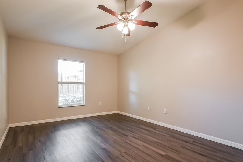 1,890/Mo, 1044 Remington Ave Eustis, FL 32726 Main Bedroom View