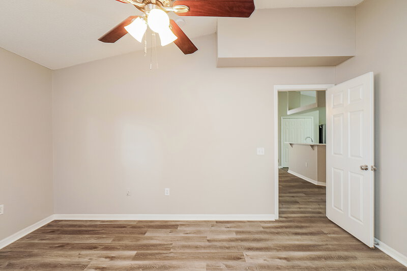 1,690/Mo, 459 Flamingo Ct Kissimmee, FL 34759 Main Bedroom View 2