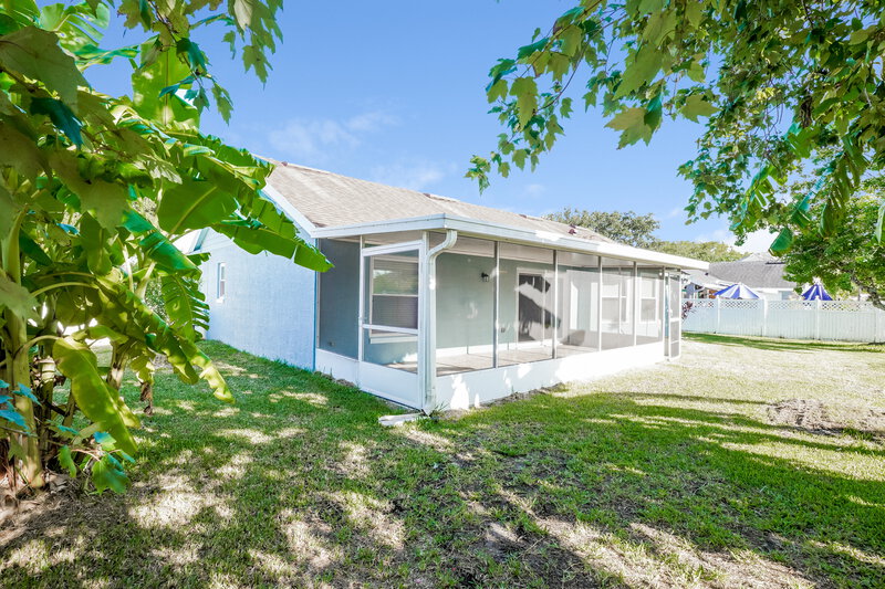 3,320/Mo, 2877 Middleton Cir Kissimmee, FL 34743 Rear View