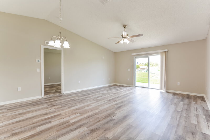 1,940/Mo, 204 McKay Blvd Sanford, FL 32771 Living Room View