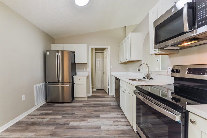 1,940/Mo, 204 McKay Blvd Sanford, FL 32771 Kitchen View