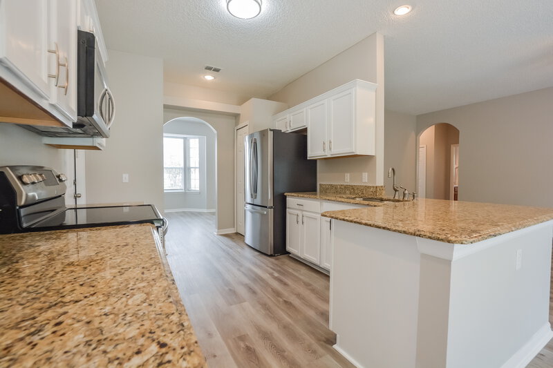 2,185/Mo, 2722 Woodstream Cir Kissimmee, FL 34743 Kitchen View 2