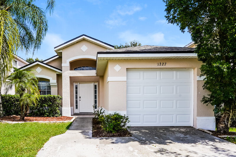 2,240/Mo, 1227 Heather Lake Dr Orlando, FL 32824 External View