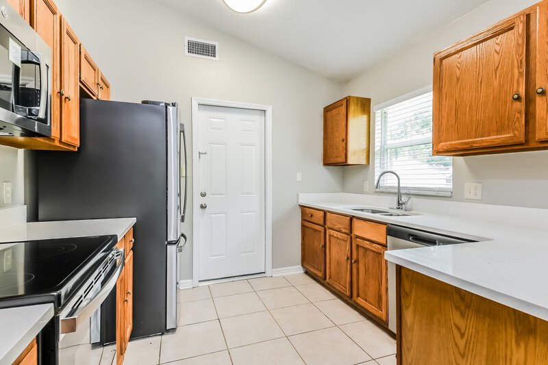 2,360/Mo, 2009 Ipsden Dr Orlando, FL 32837 Kitchen View