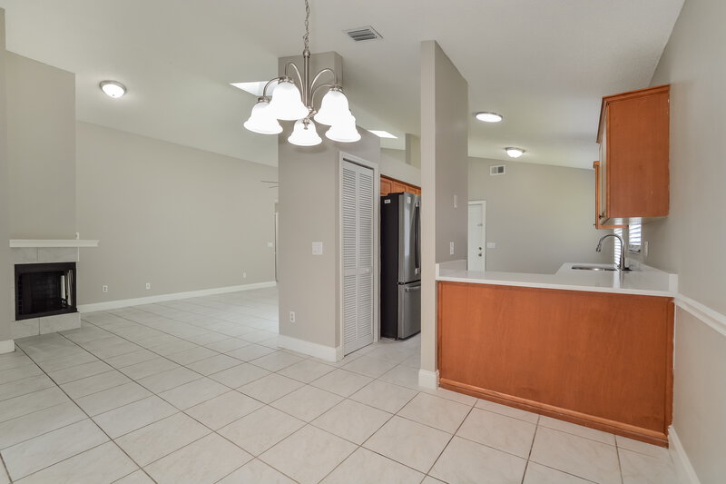2,275/Mo, 749 Heather Glen Cir Lake Mary, FL 32746 Dining Room View