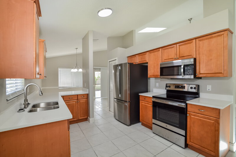 2,275/Mo, 749 Heather Glen Cir Lake Mary, FL 32746 Kitchen View