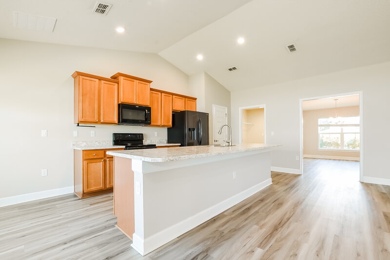 2,280/Mo, 7803 Sloewood Dr Leesburg, FL 34748 Kitchen View 2