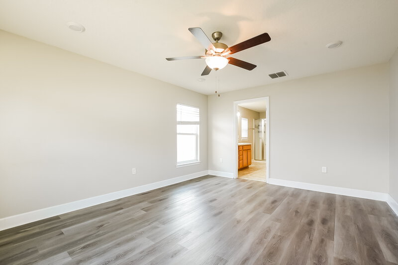 2,280/Mo, 7803 Sloewood Dr Leesburg, FL 34748 Main Bedroom View