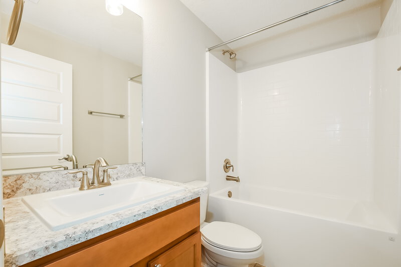 2,280/Mo, 7803 Sloewood Dr Leesburg, FL 34748 Bathroom View 2