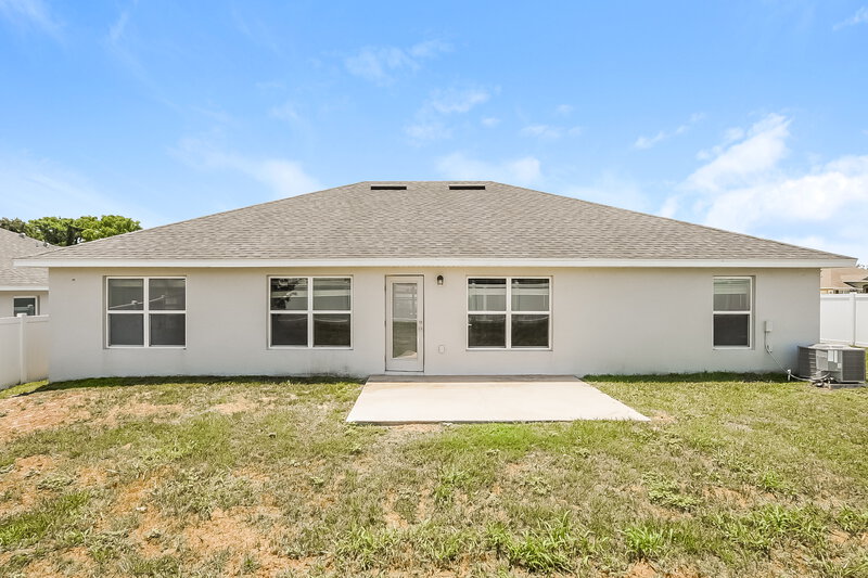 2,280/Mo, 7803 Sloewood Dr Leesburg, FL 34748 Rear View