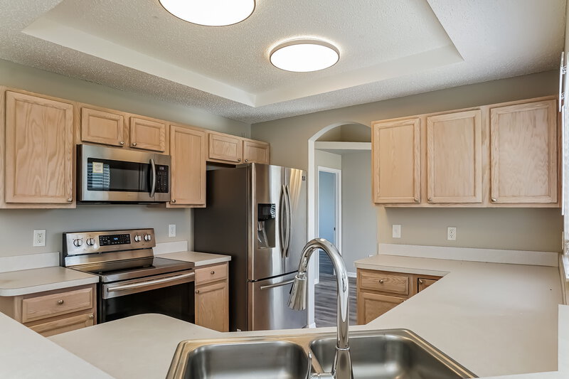 1,715/Mo, 1910 Manatee Ln Poinciana, FL 34759 Kitchen View 2