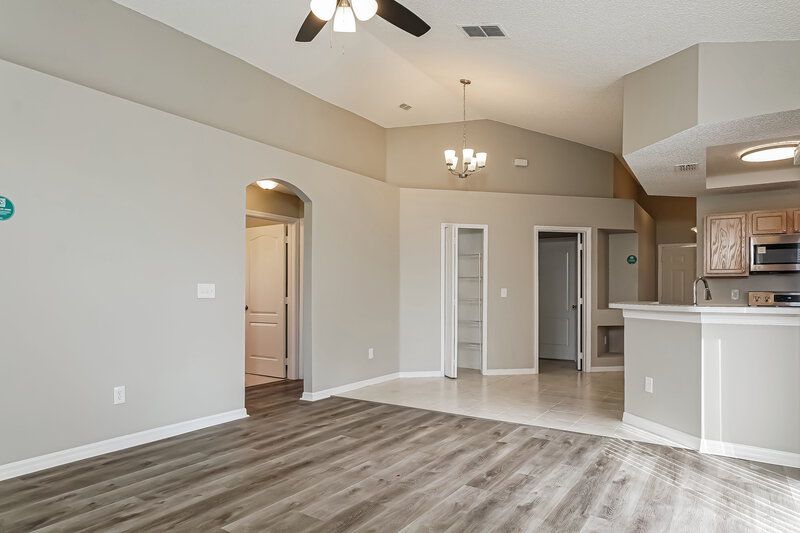 1,715/Mo, 1910 Manatee Ln Poinciana, FL 34759 Sitting Room View