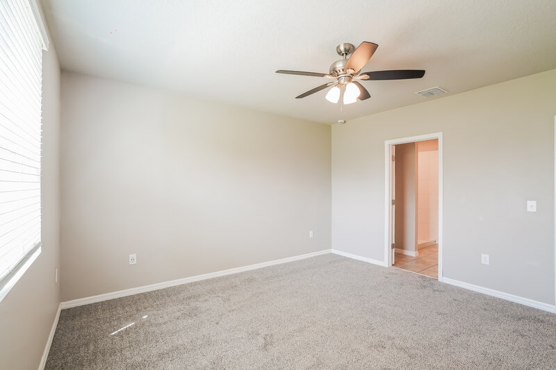 2,110/Mo, 1026 Oak Valley Drive Auburndale, FL 33823 Main Bedroom View 2