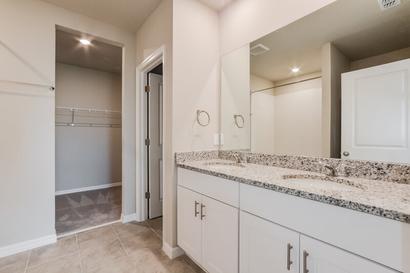 1,955/Mo, 1026 Oak Valley Drive Auburndale, FL 33823 Main Bathroom View