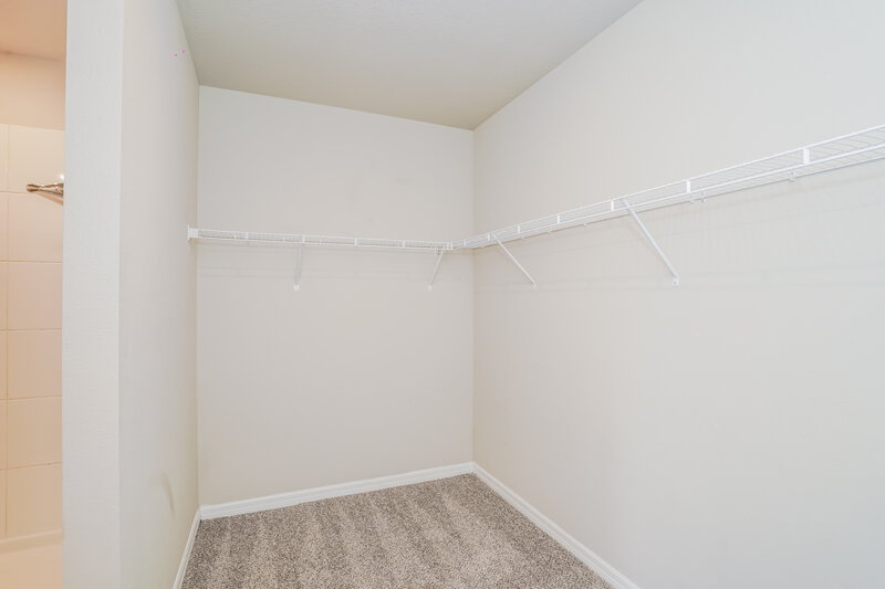 2,110/Mo, 1026 Oak Valley Drive Auburndale, FL 33823 Walk In Closet View