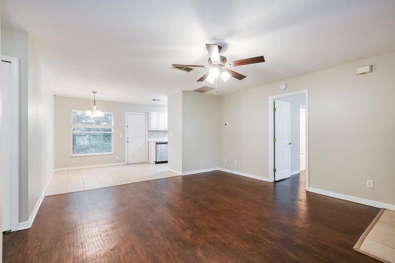 1,905/Mo, 628 Brooke Ct Clermont, FL 34711 Living Room View 2