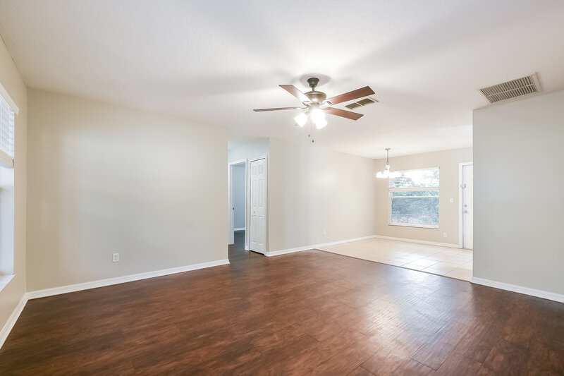 1,905/Mo, 628 Brooke Ct Clermont, FL 34711 Living Room View 3
