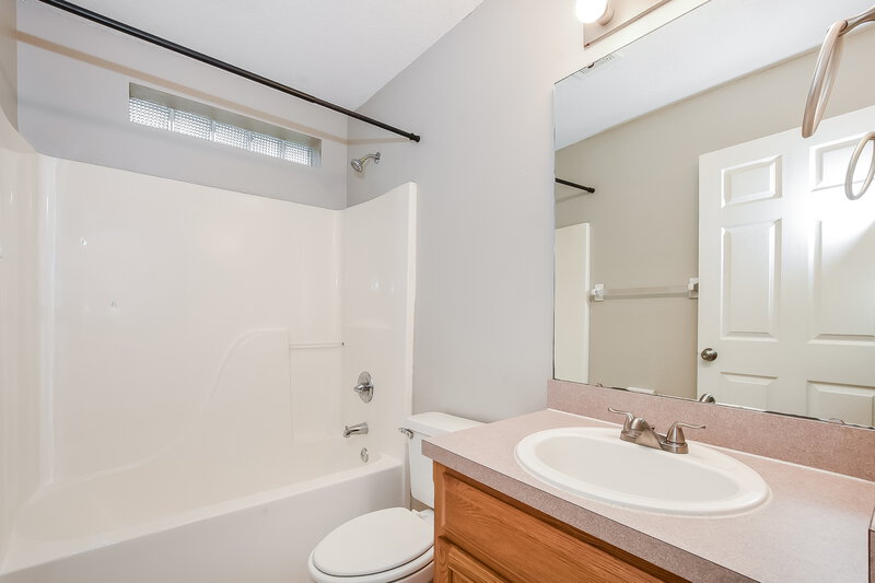 1,905/Mo, 628 Brooke Ct Clermont, FL 34711 Bathroom View