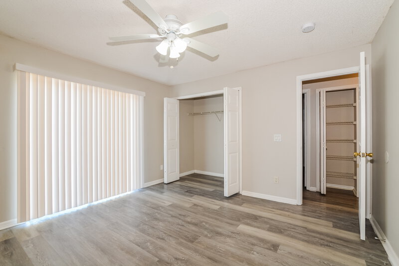 2,190/Mo, 5529 New Cambridge Rd Orlando, FL 32810 Main Bedroom View