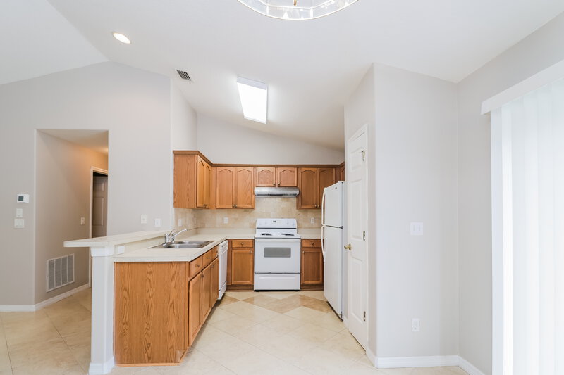 1,735/Mo, 34339 Shadewood Cir Leesburg, FL 34788 Kitchen View 2