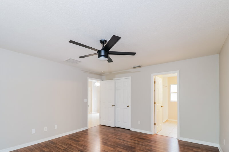 1,735/Mo, 34339 Shadewood Cir Leesburg, FL 34788 Main Bedroom View 2