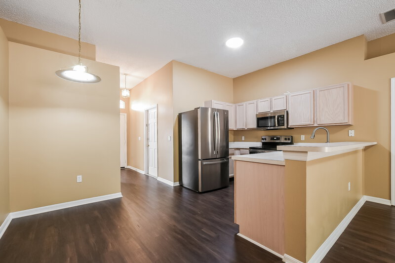 1,890/Mo, 30400 Pga Dr Sorrento, FL 32776 Dining Room View 2