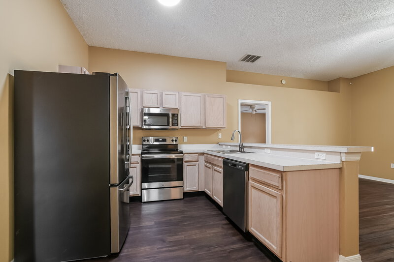 1,890/Mo, 30400 Pga Dr Sorrento, FL 32776 Kitchen View